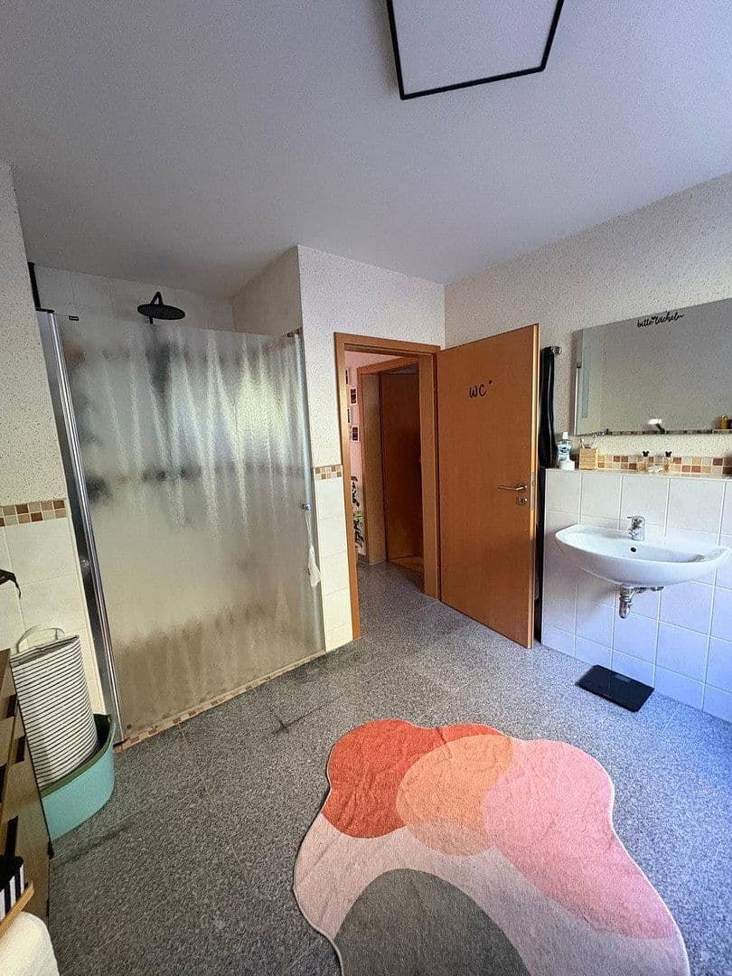 Pronájem bytu 3+1 90 m², Neunkirchen-Seelscheid, Severní Porýní-Vestfálsko Pronájem bytu 3+1 90 m², Neunkirchen-Seelscheid, Severní Porýní-Vestfálsko