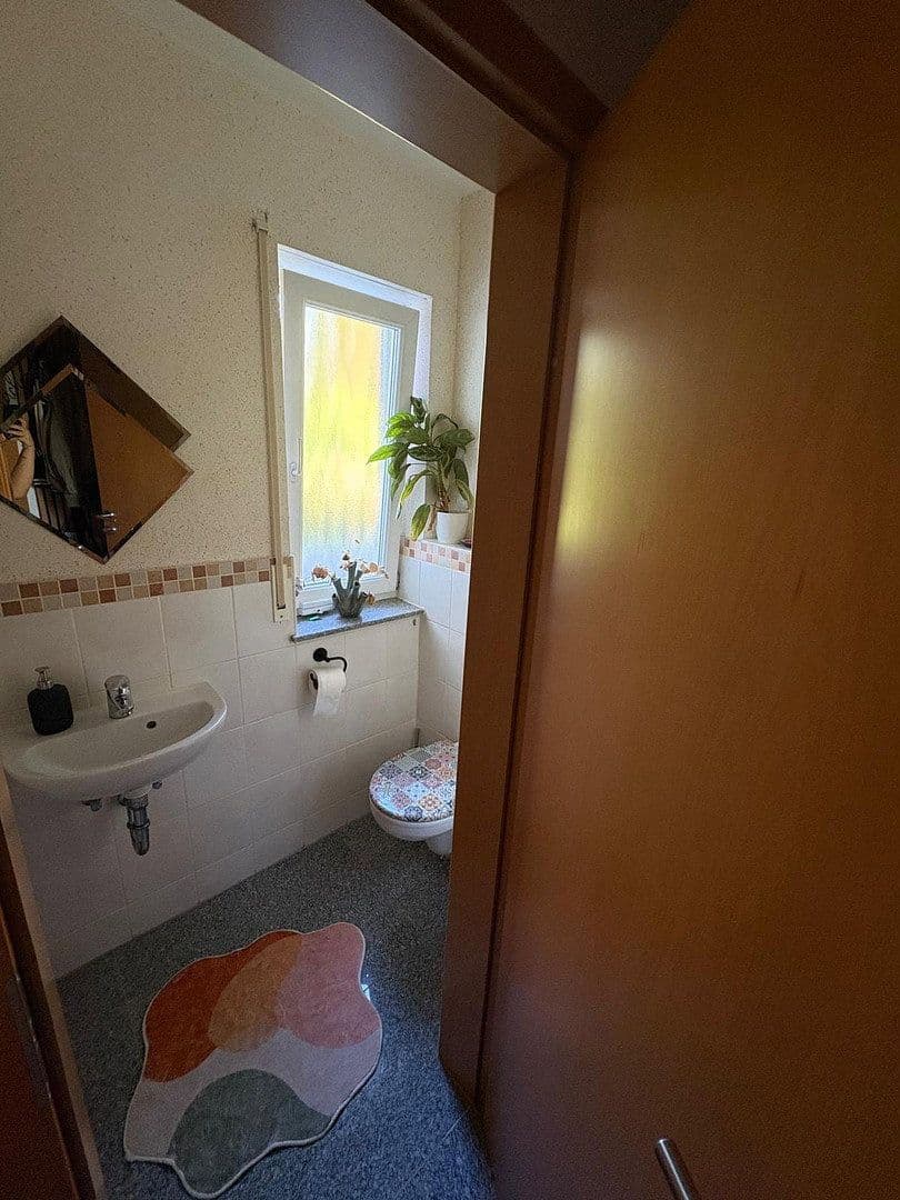 Pronájem bytu 3+1 90 m², Neunkirchen-Seelscheid, Severní Porýní-Vestfálsko Pronájem bytu 3+1 90 m², Neunkirchen-Seelscheid, Severní Porýní-Vestfálsko
