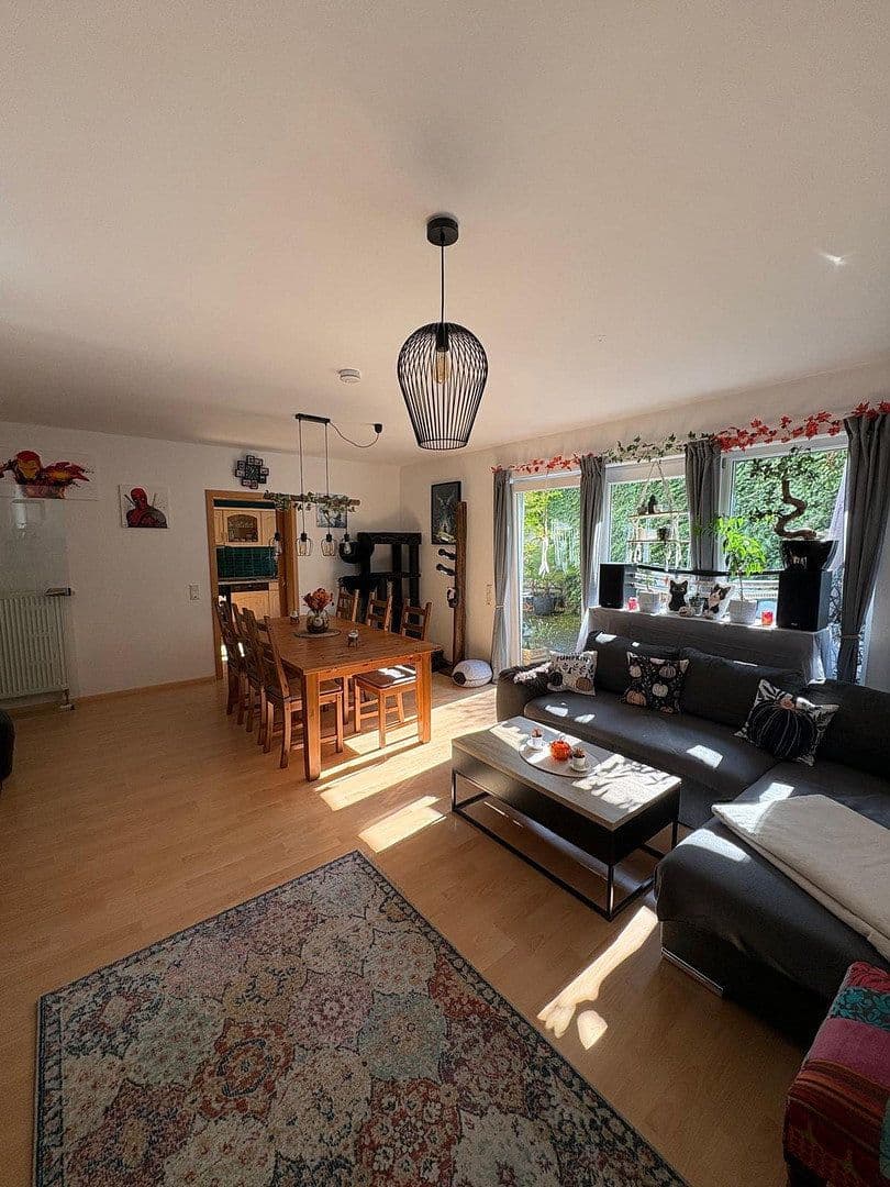Pronájem bytu 3+1 90 m², Neunkirchen-Seelscheid, Severní Porýní-Vestfálsko Pronájem bytu 3+1 90 m², Neunkirchen-Seelscheid, Severní Porýní-Vestfálsko