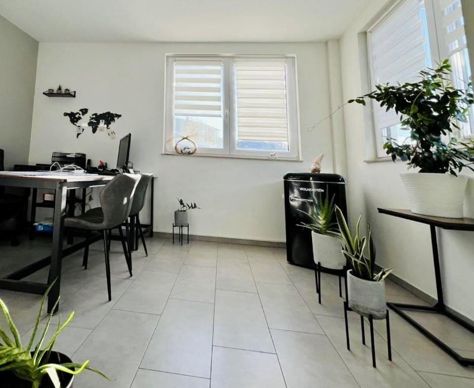 Prodej nebytového prostoru 1.915 m², Gomaringen, Bádensko-Württembersko Prodej nebytového prostoru 1.915 m², Gomaringen, Bádensko-Württembersko