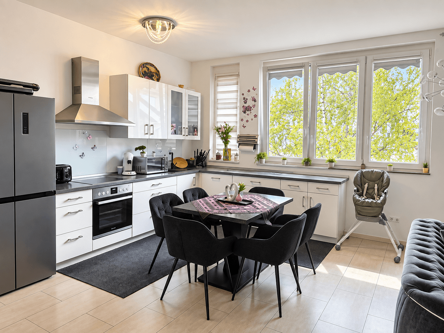 Pronájem bytu 4+1 114 m², Berliner Straße 23, Pforzheim, Bádensko-Württembersko Pronájem bytu 4+1 114 m², Berliner Straße 23, Pforzheim, Bádensko-Württembersko