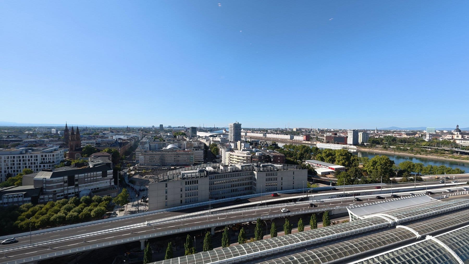 Pronájem bytu 3+1 60 m², Yorckstr. 28, Ludwigshafen, Porýní-Falc Pronájem bytu 3+1 60 m², Yorckstr. 28, Ludwigshafen, Porýní-Falc