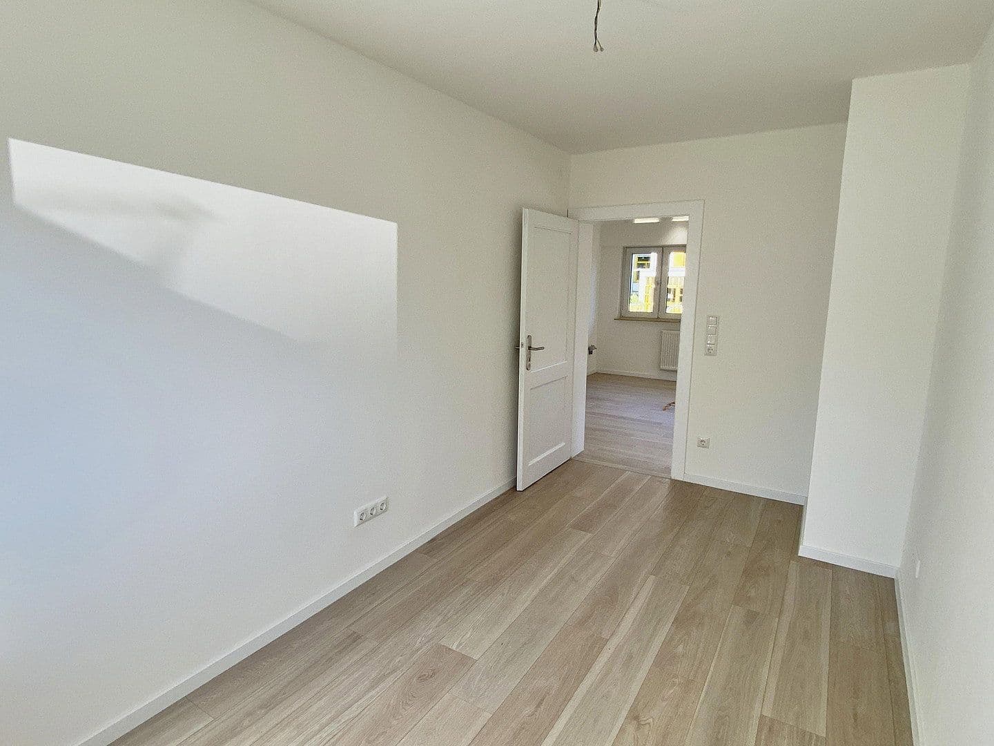 Pronájem bytu 3+1 66 m², Langenbeckstraße 4, Wiesbaden, Hessen Pronájem bytu 3+1 66 m², Langenbeckstraße 4, Wiesbaden, Hessen
