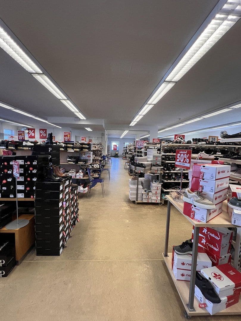 Pronájem nebytového prostoru 380 m², Opalstr. 19, Altdorf, Bavorsko Pronájem nebytového prostoru 380 m², Opalstr. 19, Altdorf, Bavorsko