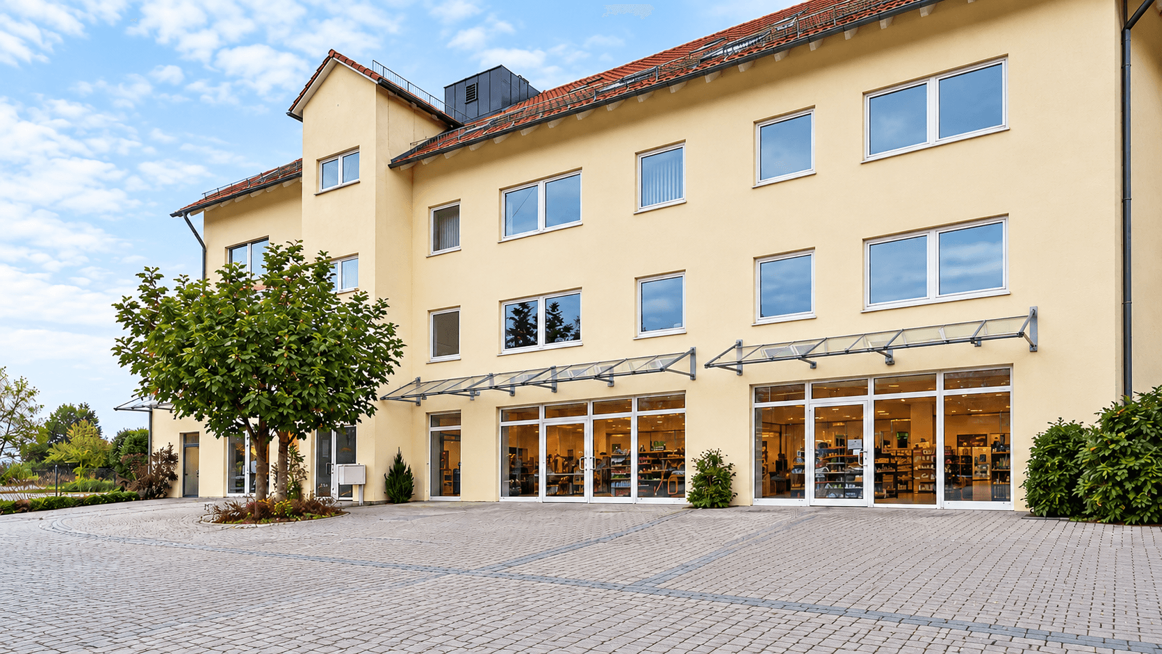 Pronájem nebytového prostoru 380 m², Opalstr. 19, Altdorf, Bavorsko Pronájem nebytového prostoru 380 m², Opalstr. 19, Altdorf, Bavorsko