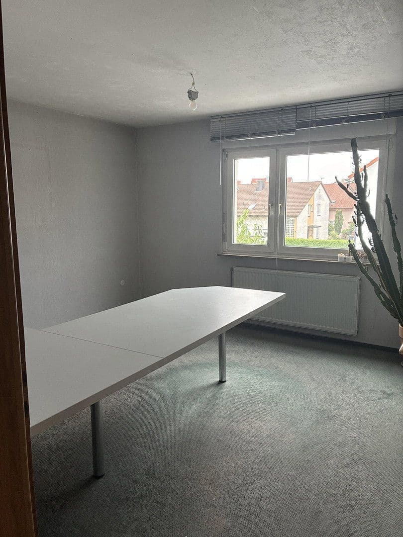 Prodej domu 170 m², pozemek 500 m², Ostfildern, Bádensko-Württembersko Prodej domu 170 m², pozemek 500 m², Ostfildern, Bádensko-Württembersko