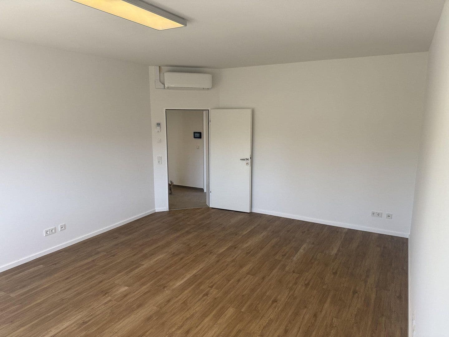 Pronájem kanceláře 99 m², Nidderau, Hessen Pronájem kanceláře 99 m², Nidderau, Hessen