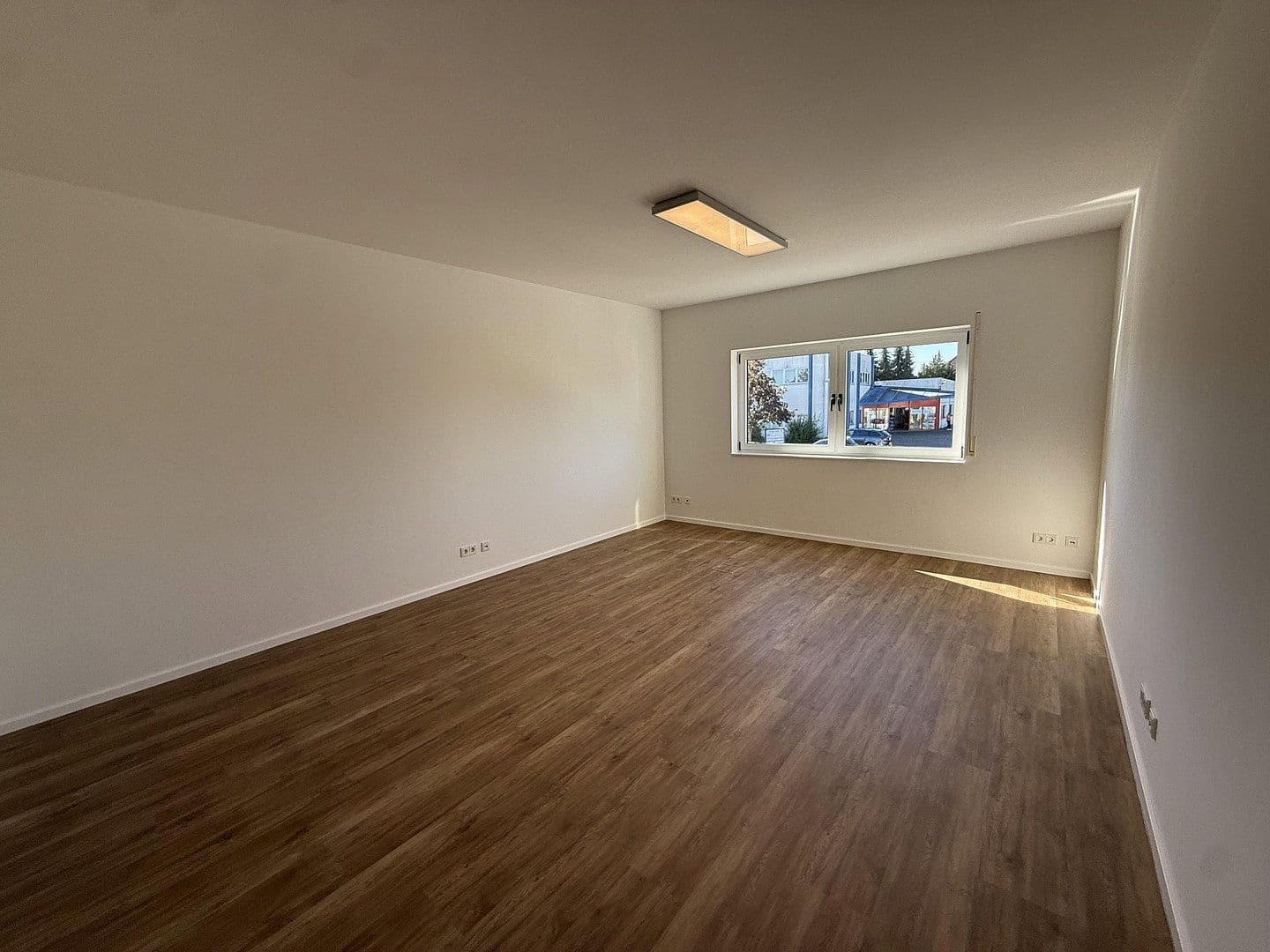 Pronájem kanceláře 99 m², Nidderau, Hessen Pronájem kanceláře 99 m², Nidderau, Hessen