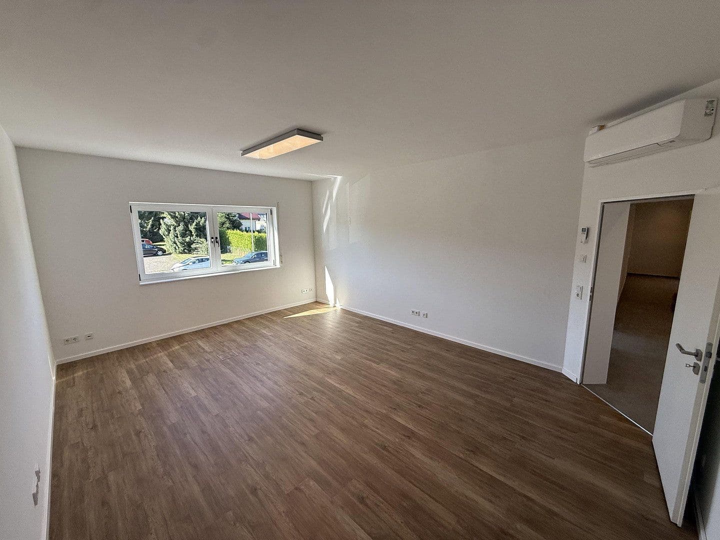 Pronájem kanceláře 99 m², Nidderau, Hessen Pronájem kanceláře 99 m², Nidderau, Hessen