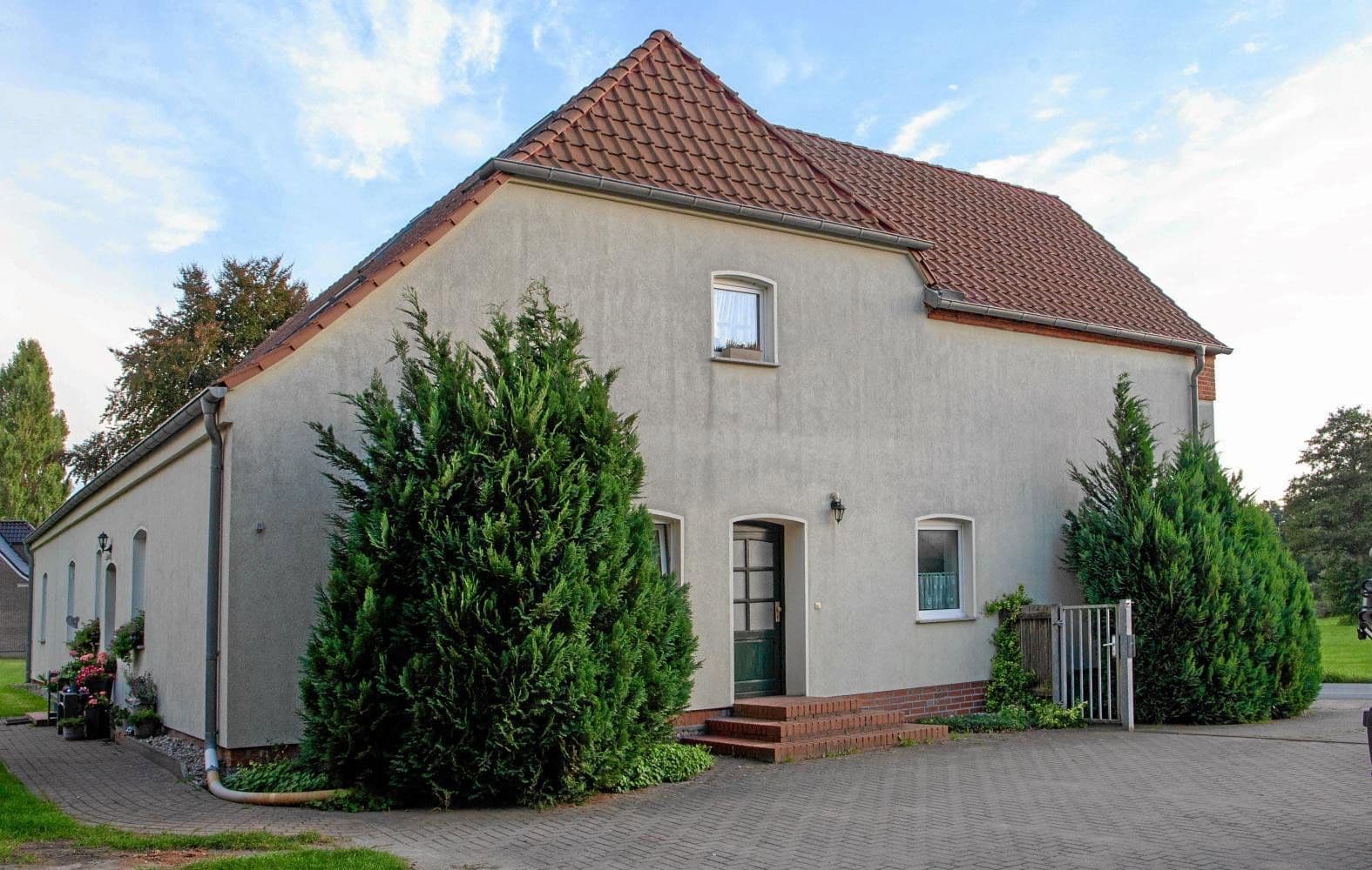 Prodej domu 258 m², pozemek 2.150 m², Retzower Strasse 21, Mirow, Mecklenburg-Vorpommern Prodej domu 258 m², pozemek 2.150 m², Retzower Strasse 21, Mirow, Mecklenburg-Vorpommern