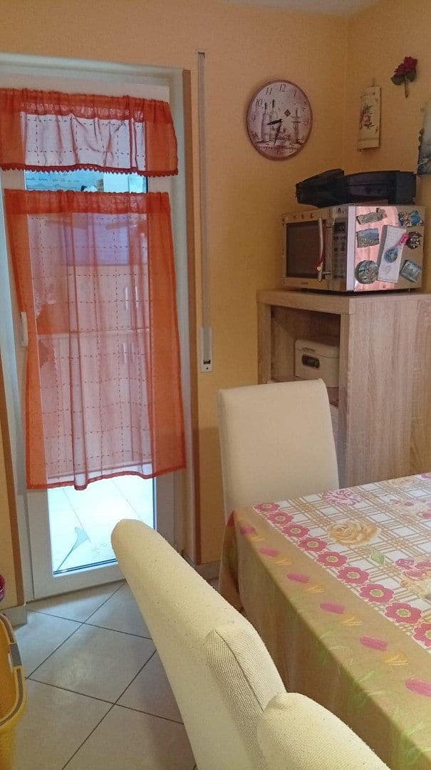 Prodej bytu 4+1 87 m², Metzingen, Bádensko-Württembersko Prodej bytu 4+1 87 m², Metzingen, Bádensko-Württembersko