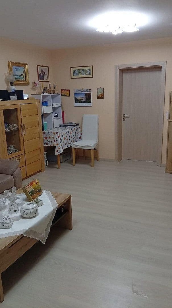 Prodej bytu 4+1 87 m², Metzingen, Bádensko-Württembersko Prodej bytu 4+1 87 m², Metzingen, Bádensko-Württembersko