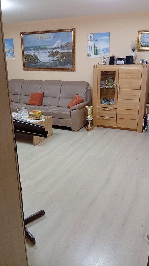 Prodej bytu 4+1 87 m², Metzingen, Bádensko-Württembersko Prodej bytu 4+1 87 m², Metzingen, Bádensko-Württembersko