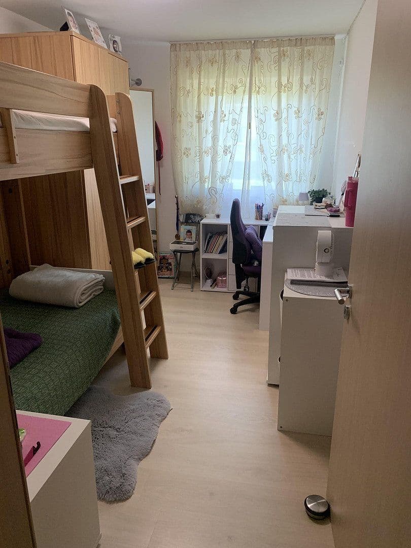 Prodej bytu 4+1 87 m², Metzingen, Bádensko-Württembersko Prodej bytu 4+1 87 m², Metzingen, Bádensko-Württembersko