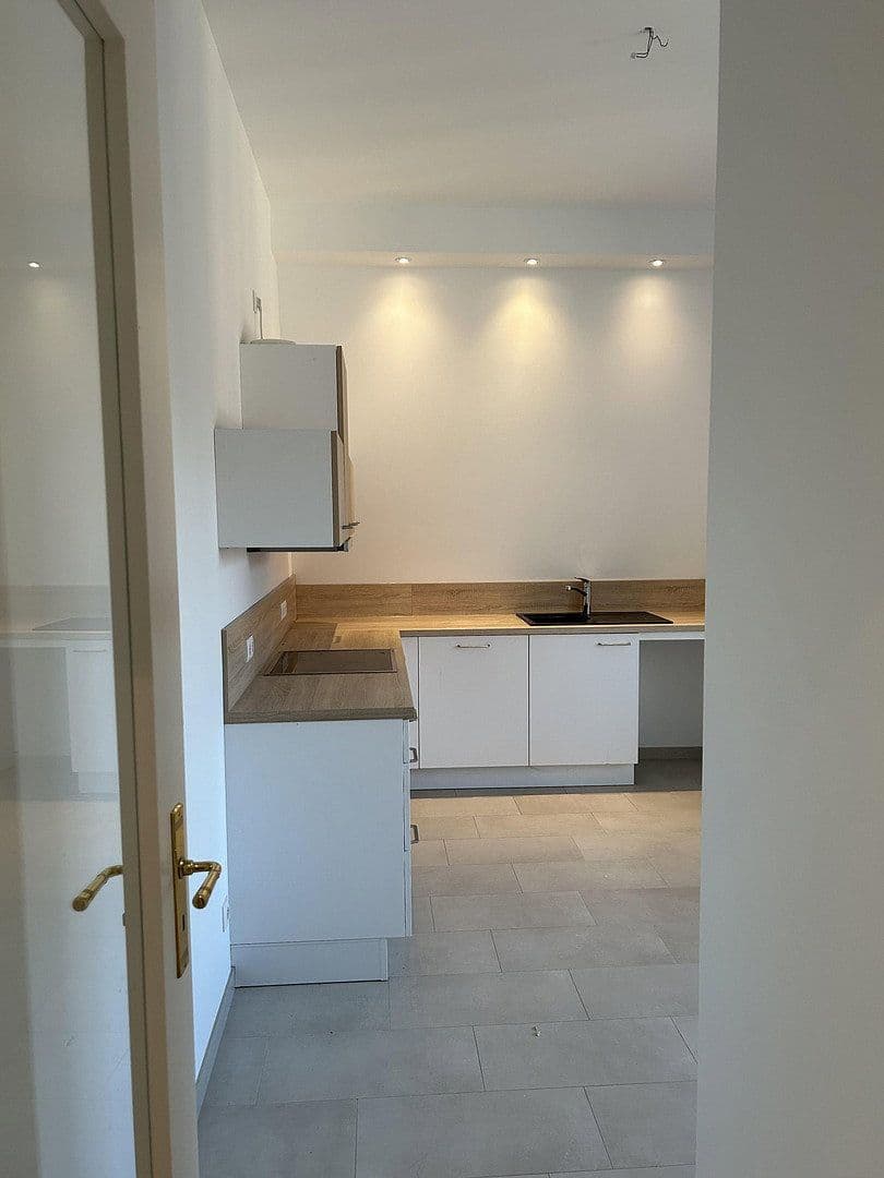 Prodej bytu 3+1 72 m², Finckensteinallee 97, Berlin, Berlín Prodej bytu 3+1 72 m², Finckensteinallee 97, Berlin, Berlín