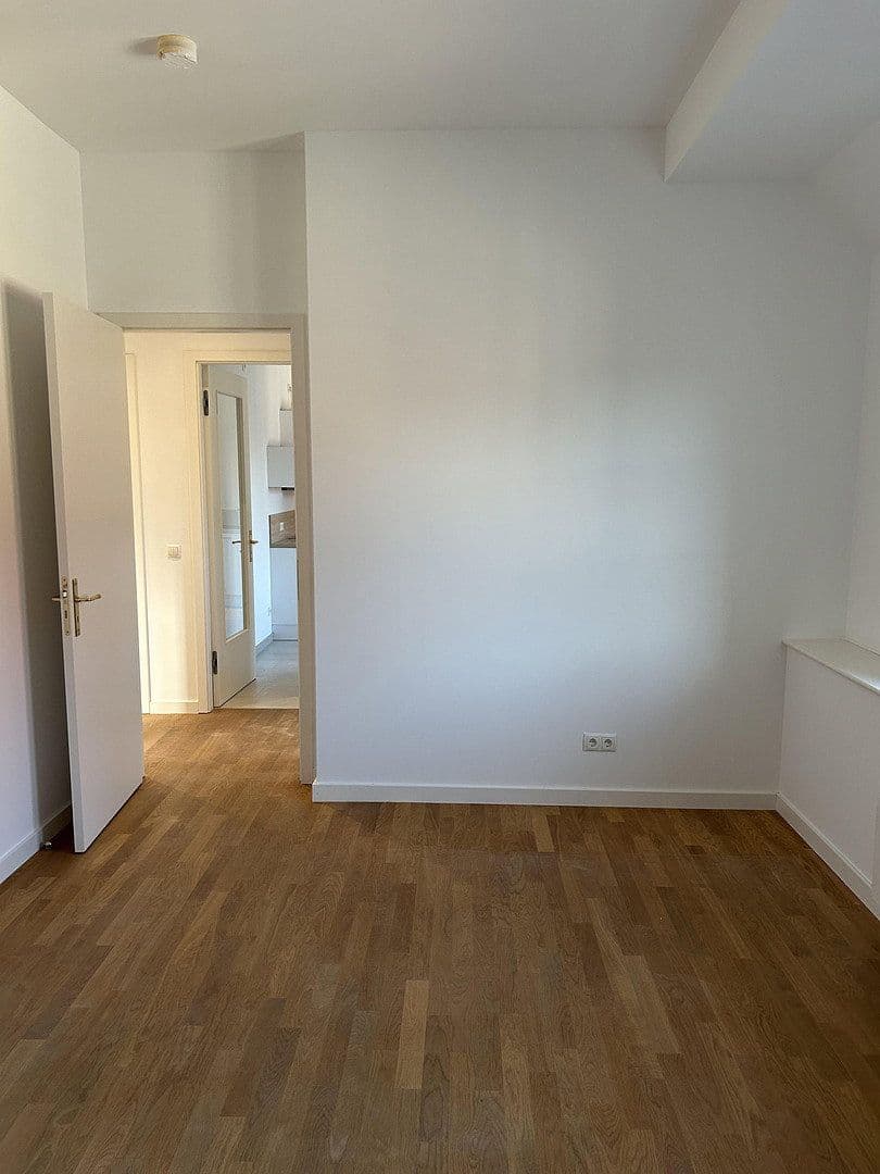 Prodej bytu 3+1 72 m², Finckensteinallee 97, Berlin, Berlín Prodej bytu 3+1 72 m², Finckensteinallee 97, Berlin, Berlín