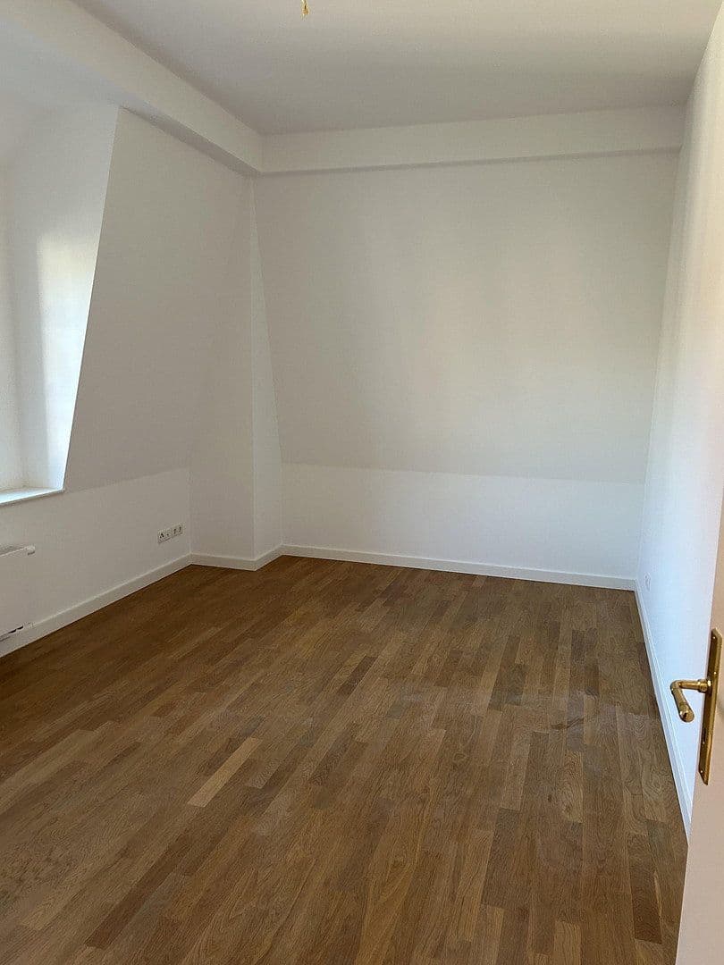 Prodej bytu 3+1 72 m², Finckensteinallee 97, Berlin, Berlín Prodej bytu 3+1 72 m², Finckensteinallee 97, Berlin, Berlín