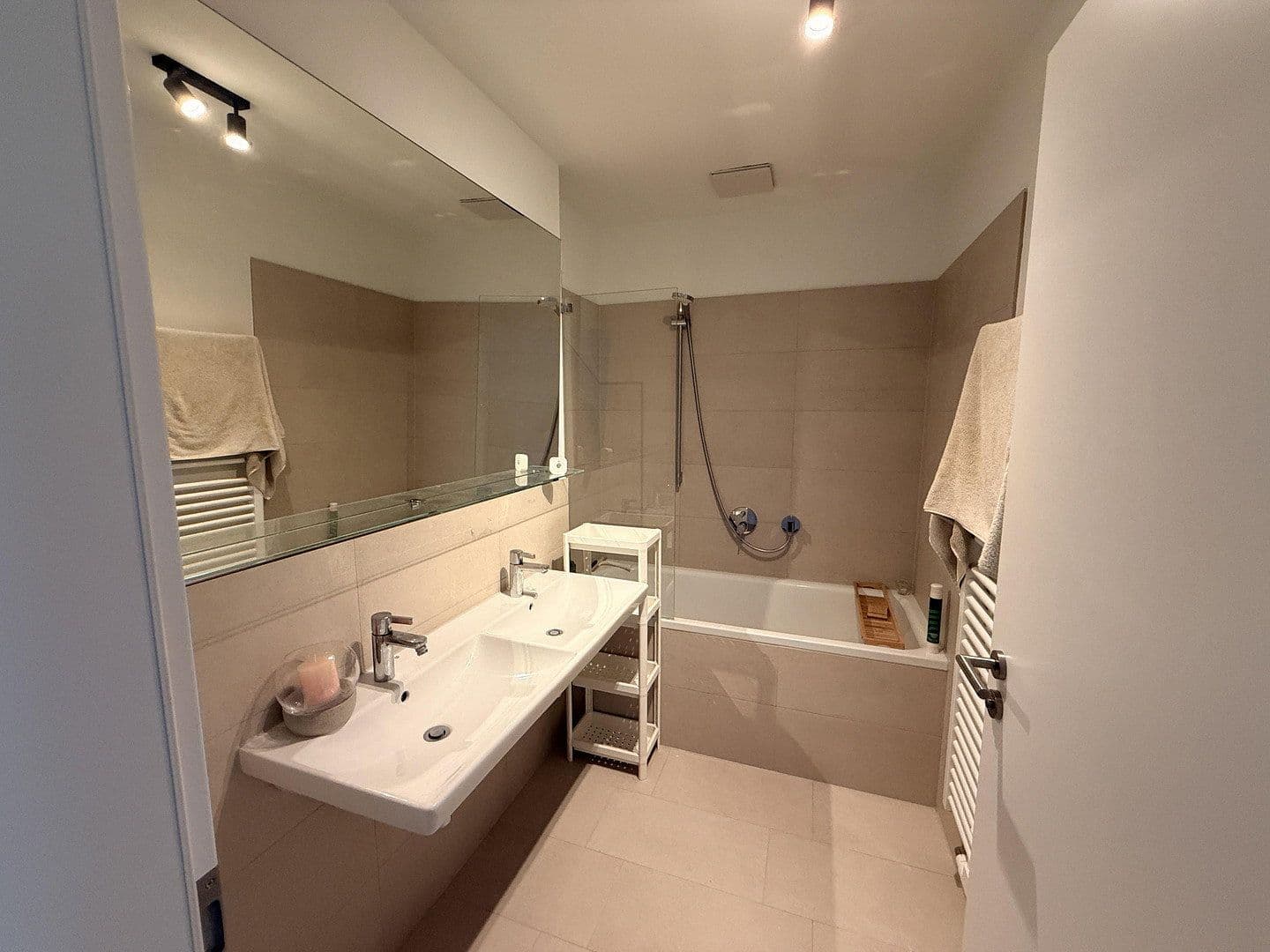 Pronájem bytu 4+1 126 m², Moislinger Allee 9k, Lübeck, Šlesvicko-Holštýnsko Pronájem bytu 4+1 126 m², Moislinger Allee 9k, Lübeck, Šlesvicko-Holštýnsko