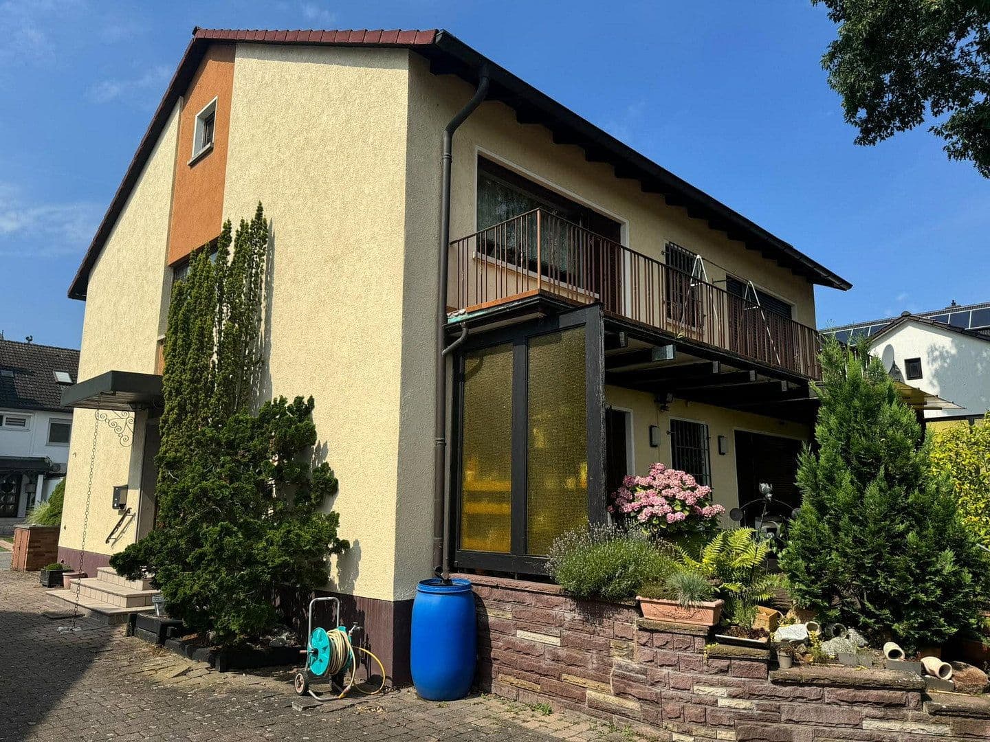 Prodej domu 196 m², pozemek 1.308 m², Lilienstrasse 67, Edingen-Neckarhausen, Bádensko-Württembersko Prodej domu 196 m², pozemek 1.308 m², Lilienstrasse 67, Edingen-Neckarhausen, Bádensko-Württembersko