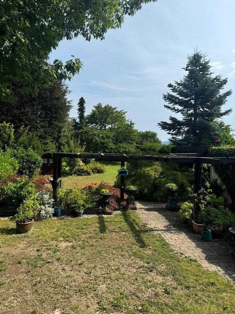 Prodej domu 196 m², pozemek 1.308 m², Lilienstrasse 67, Edingen-Neckarhausen, Bádensko-Württembersko Prodej domu 196 m², pozemek 1.308 m², Lilienstrasse 67, Edingen-Neckarhausen, Bádensko-Württembersko
