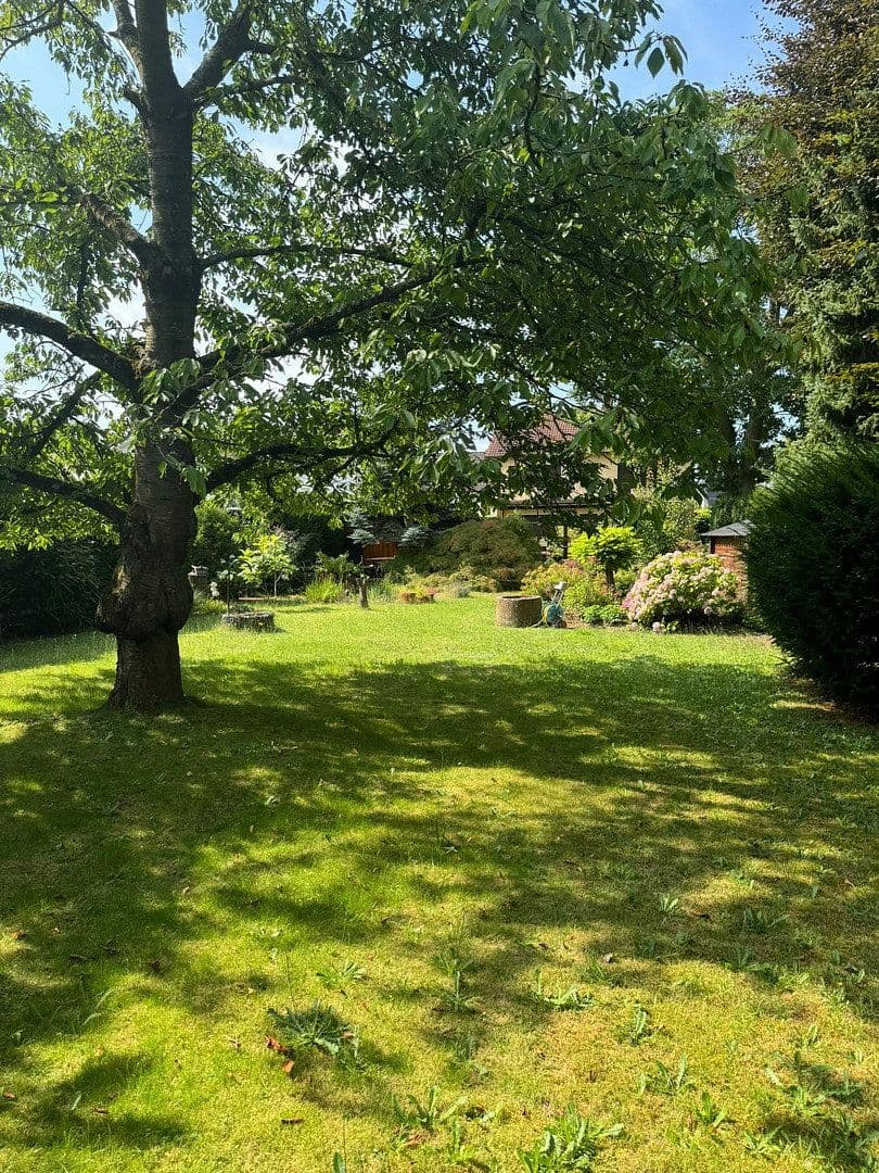 Prodej domu 196 m², pozemek 1.308 m², Lilienstrasse 67, Edingen-Neckarhausen, Bádensko-Württembersko Prodej domu 196 m², pozemek 1.308 m², Lilienstrasse 67, Edingen-Neckarhausen, Bádensko-Württembersko