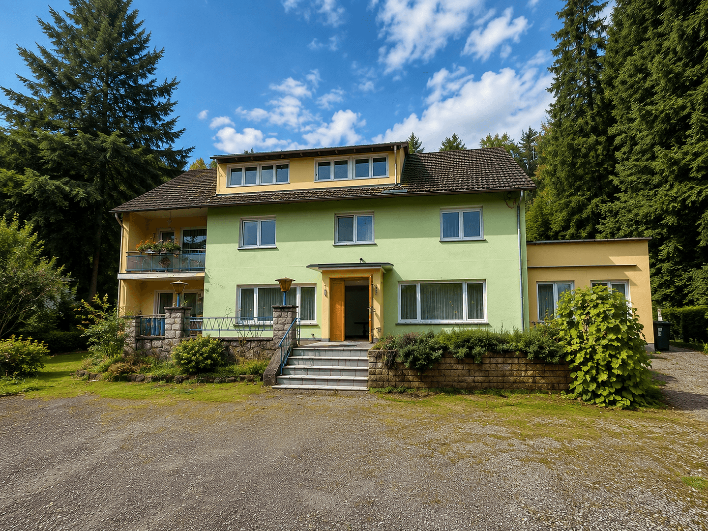 Prodej domu 240 m², pozemek 1.400 m², Rehlingen-Siersburg, Země Sársko Prodej domu 240 m², pozemek 1.400 m², Rehlingen-Siersburg, Země Sársko