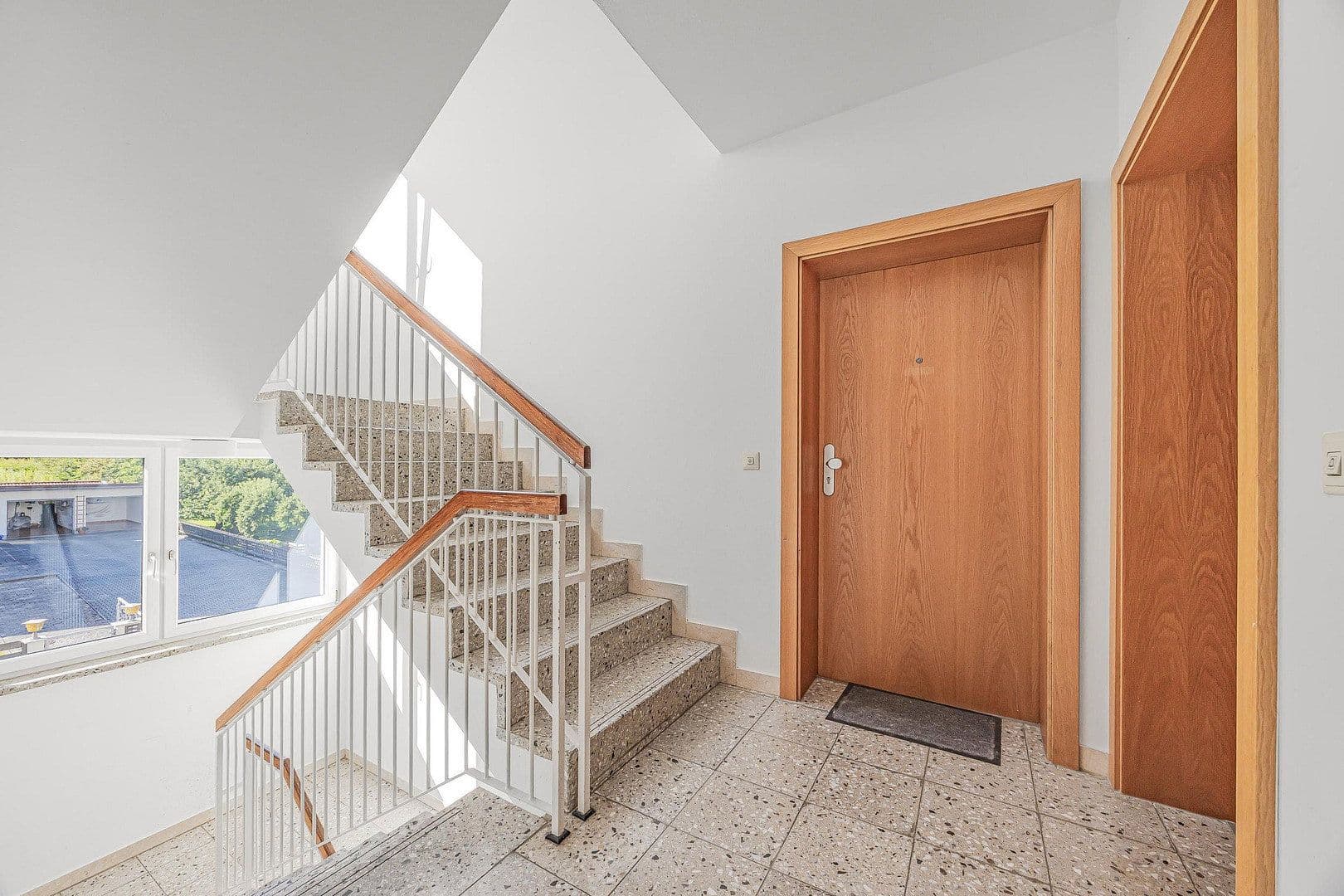 Prodej bytu 1+1 34 m², Kapellenstrasse 3, Feldkichen-Westerham, Bavorsko Prodej bytu 1+1 34 m², Kapellenstrasse 3, Feldkichen-Westerham, Bavorsko