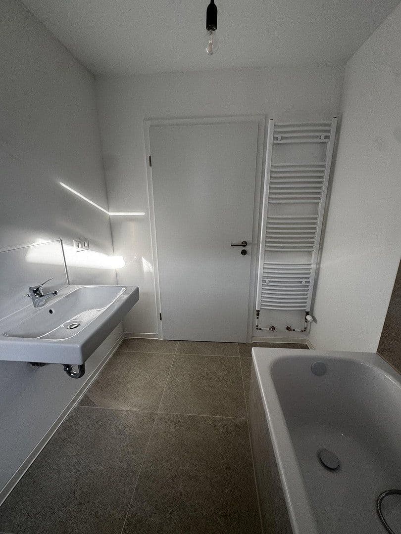 Pronájem domu 100 m², pozemek 300 m², Nibelungenstraße 37, Viernheim, Hessen Pronájem domu 100 m², pozemek 300 m², Nibelungenstraße 37, Viernheim, Hessen