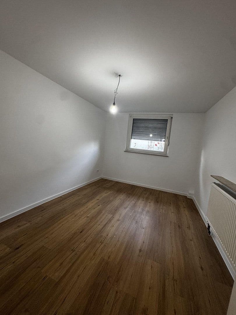 Pronájem domu 100 m², pozemek 300 m², Nibelungenstraße 37, Viernheim, Hessen Pronájem domu 100 m², pozemek 300 m², Nibelungenstraße 37, Viernheim, Hessen
