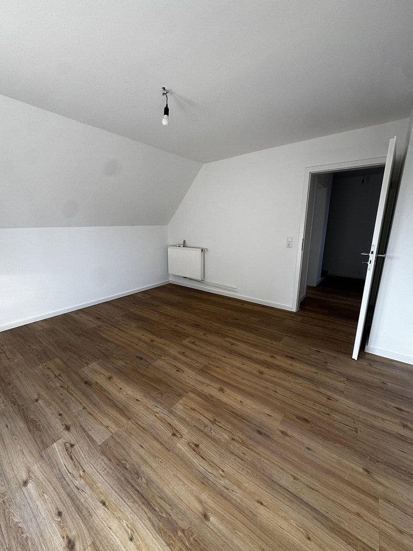 Pronájem domu 100 m², pozemek 300 m², Nibelungenstraße 37, Viernheim, Hessen Pronájem domu 100 m², pozemek 300 m², Nibelungenstraße 37, Viernheim, Hessen
