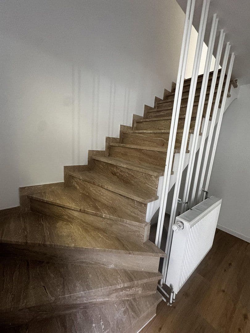 Pronájem domu 100 m², pozemek 300 m², Nibelungenstraße 37, Viernheim, Hessen Pronájem domu 100 m², pozemek 300 m², Nibelungenstraße 37, Viernheim, Hessen
