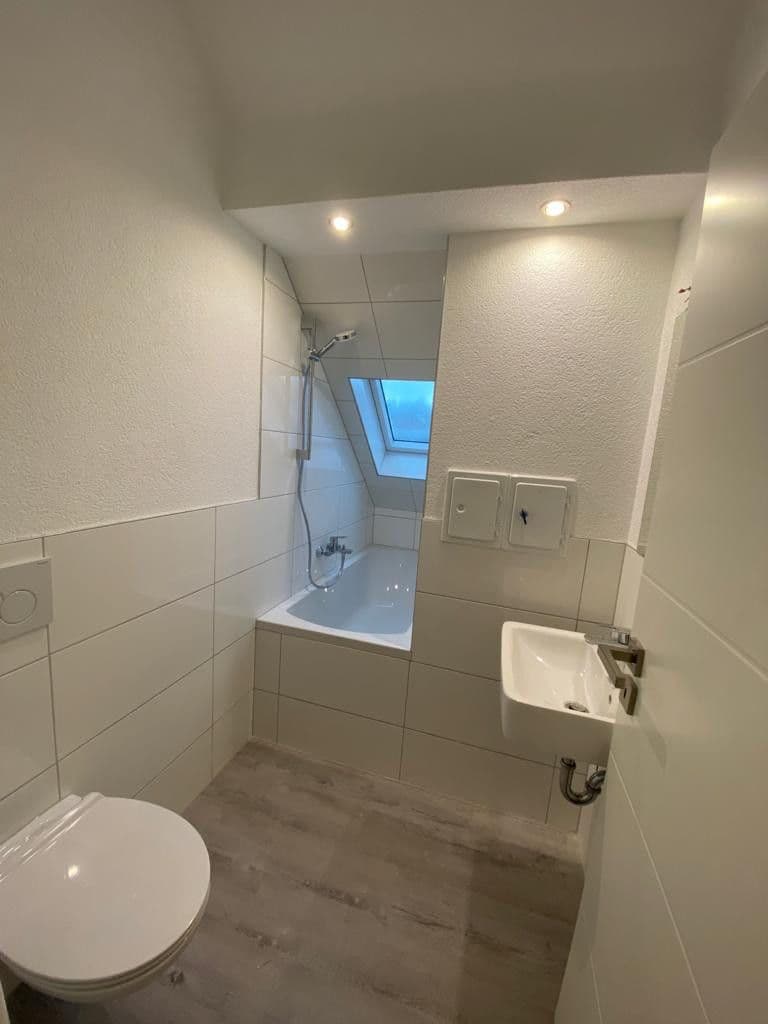 Pronájem bytu 3+1 45 m², Blücherstr. 20, Pforzheim, Bádensko-Württembersko Pronájem bytu 3+1 45 m², Blücherstr. 20, Pforzheim, Bádensko-Württembersko