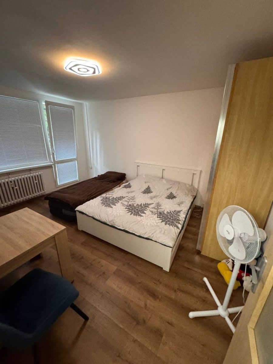 Pronájem bytu 1+1 35 m², Varnsdorfská, Praha, Praha Pronájem bytu 1+1 35 m², Varnsdorfská, Praha, Praha