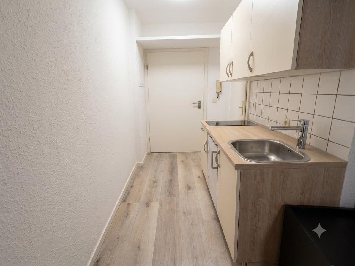 Pronájem bytu 1+1 24 m², Weidenweg 20, Erlangen, Bavorsko Pronájem bytu 1+1 24 m², Weidenweg 20, Erlangen, Bavorsko