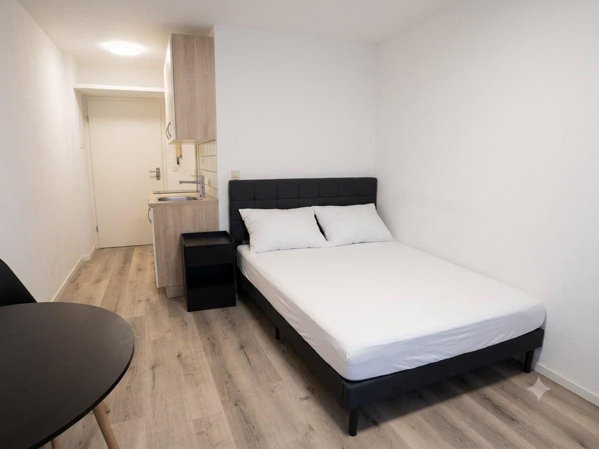 Pronájem bytu 1+1 24 m², Weidenweg 20, Erlangen, Bavorsko Pronájem bytu 1+1 24 m², Weidenweg 20, Erlangen, Bavorsko