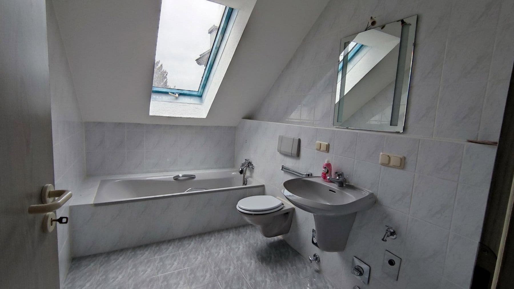 Pronájem bytu 3+1 65 m², Guerickestraße 8, Schwandorf, Bavorsko Pronájem bytu 3+1 65 m², Guerickestraße 8, Schwandorf, Bavorsko