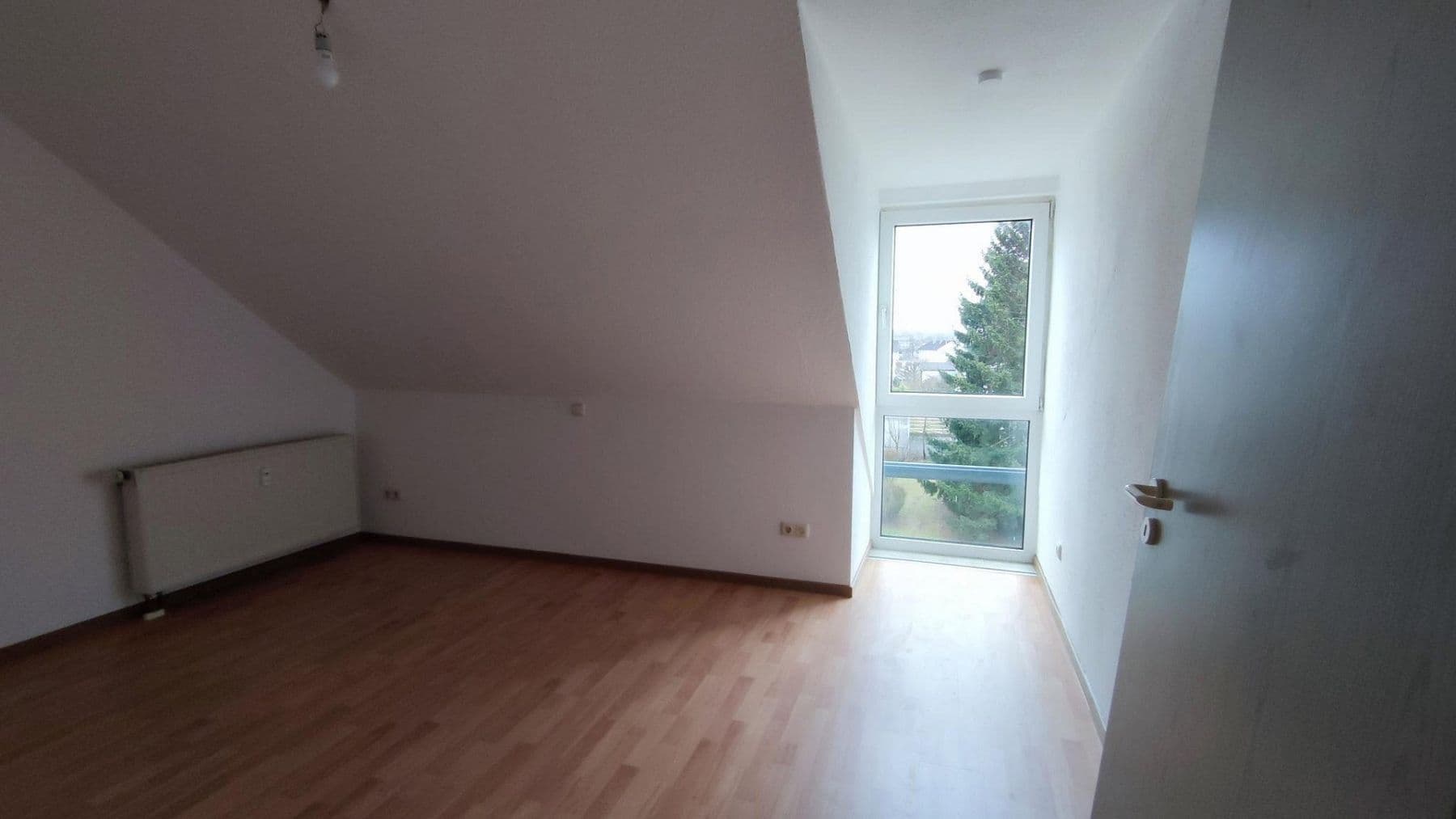 Pronájem bytu 3+1 65 m², Guerickestraße 8, Schwandorf, Bavorsko Pronájem bytu 3+1 65 m², Guerickestraße 8, Schwandorf, Bavorsko