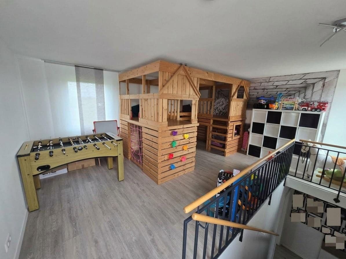 Prodej domu 140 m², pozemek 150 m², Hemmingen, Bádensko-Württembersko Prodej domu 140 m², pozemek 150 m², Hemmingen, Bádensko-Württembersko