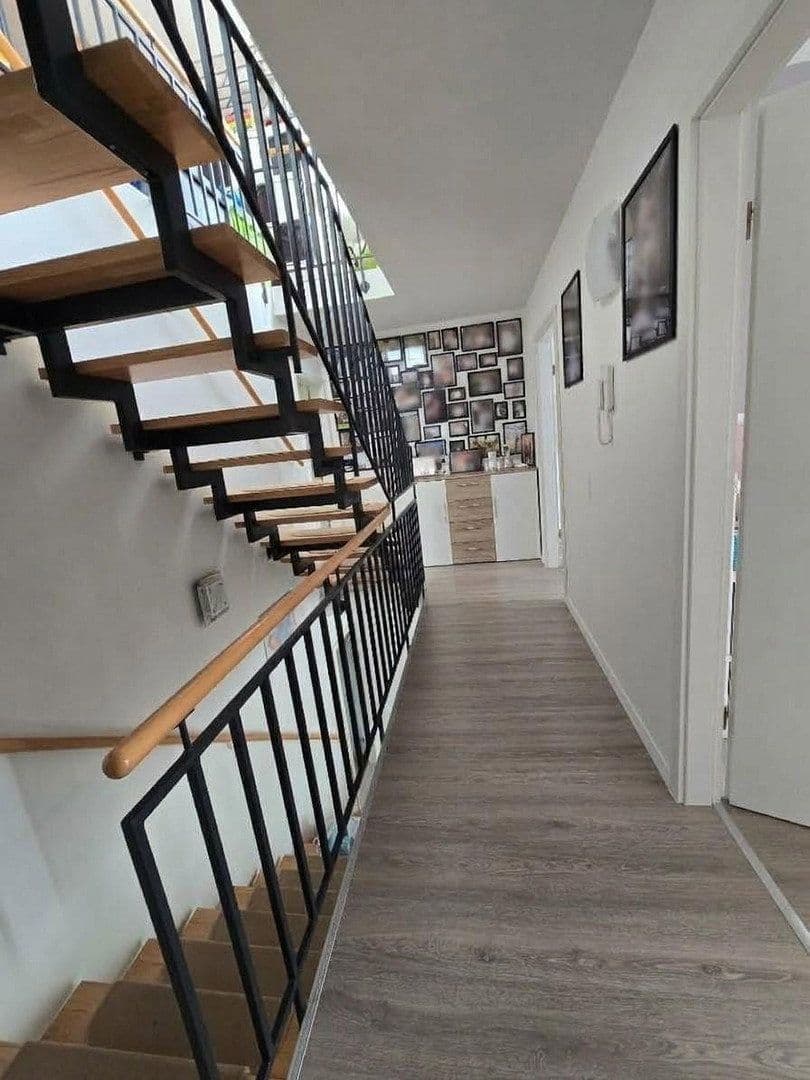 Prodej domu 140 m², pozemek 150 m², Hemmingen, Bádensko-Württembersko Prodej domu 140 m², pozemek 150 m², Hemmingen, Bádensko-Württembersko
