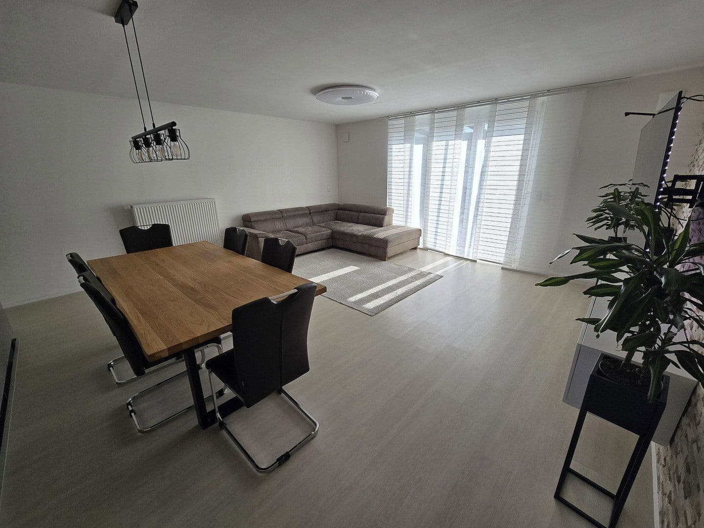 Prodej domu 140 m², pozemek 150 m², Hemmingen, Bádensko-Württembersko Prodej domu 140 m², pozemek 150 m², Hemmingen, Bádensko-Württembersko