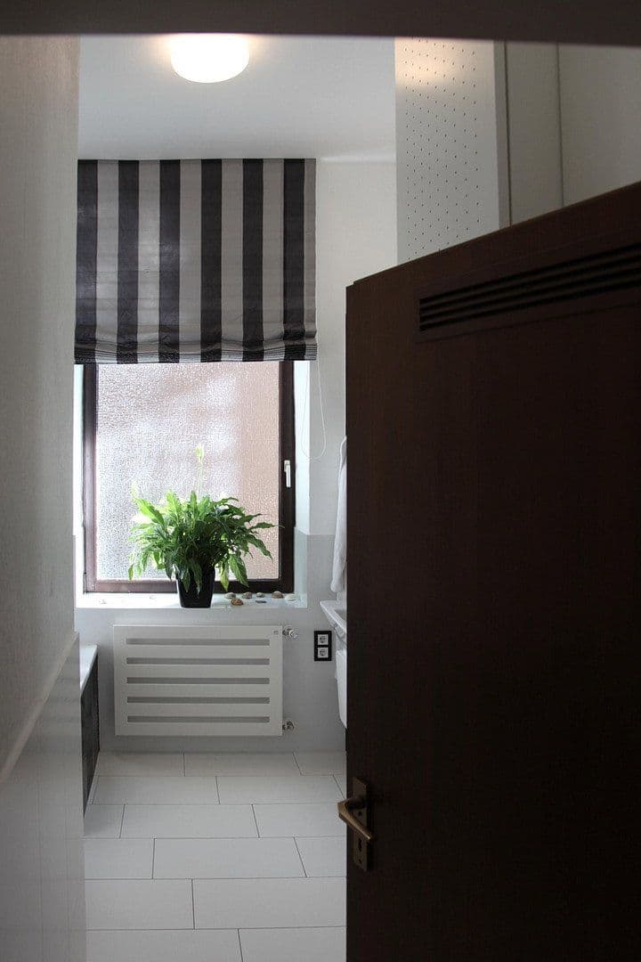 Pronájem bytu 2+1 73 m², Köln, Severní Porýní-Vestfálsko Pronájem bytu 2+1 73 m², Köln, Severní Porýní-Vestfálsko
