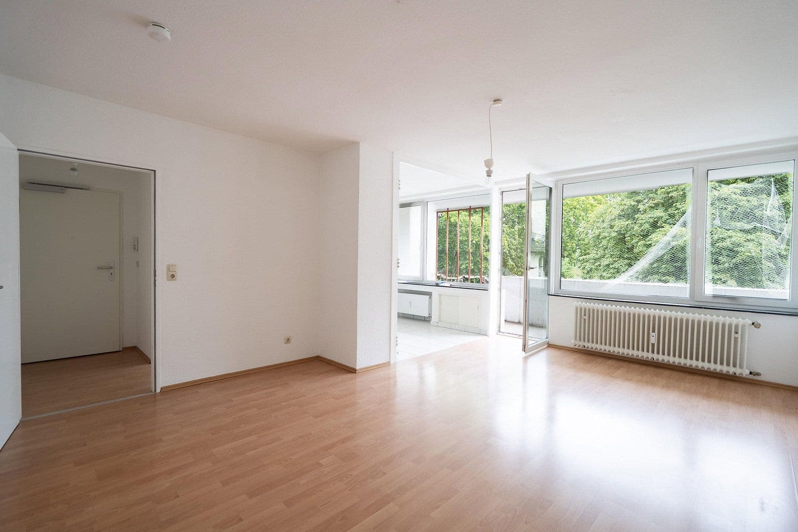Pronájem bytu 3+1 75 m², Frankfurt, Hessen Pronájem bytu 3+1 75 m², Frankfurt, Hessen