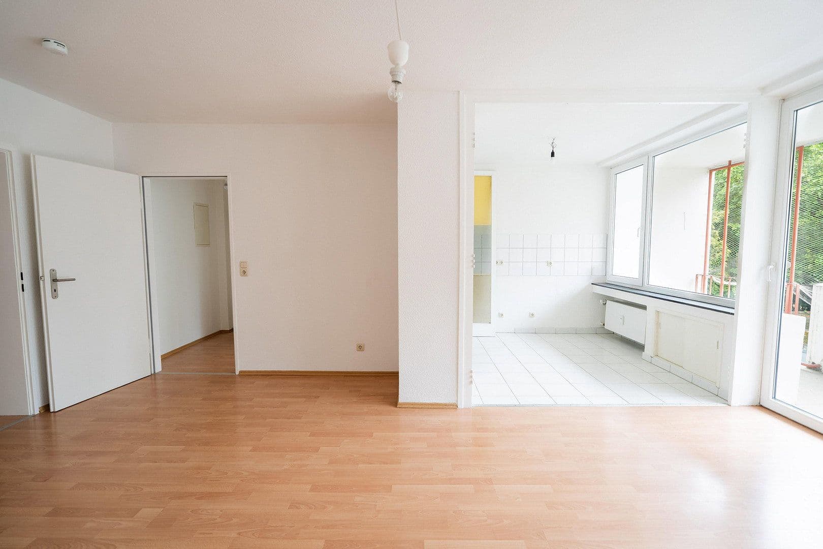 Pronájem bytu 3+1 75 m², Frankfurt, Hessen Pronájem bytu 3+1 75 m², Frankfurt, Hessen