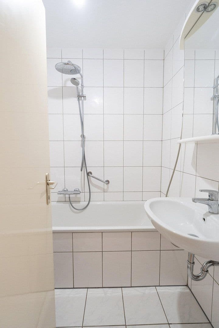 Pronájem bytu 3+1 75 m², Frankfurt, Hessen Pronájem bytu 3+1 75 m², Frankfurt, Hessen