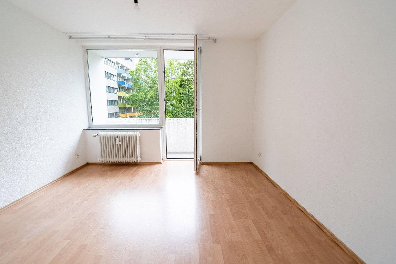 Pronájem bytu 3+1 75 m², Frankfurt, Hessen Pronájem bytu 3+1 75 m², Frankfurt, Hessen