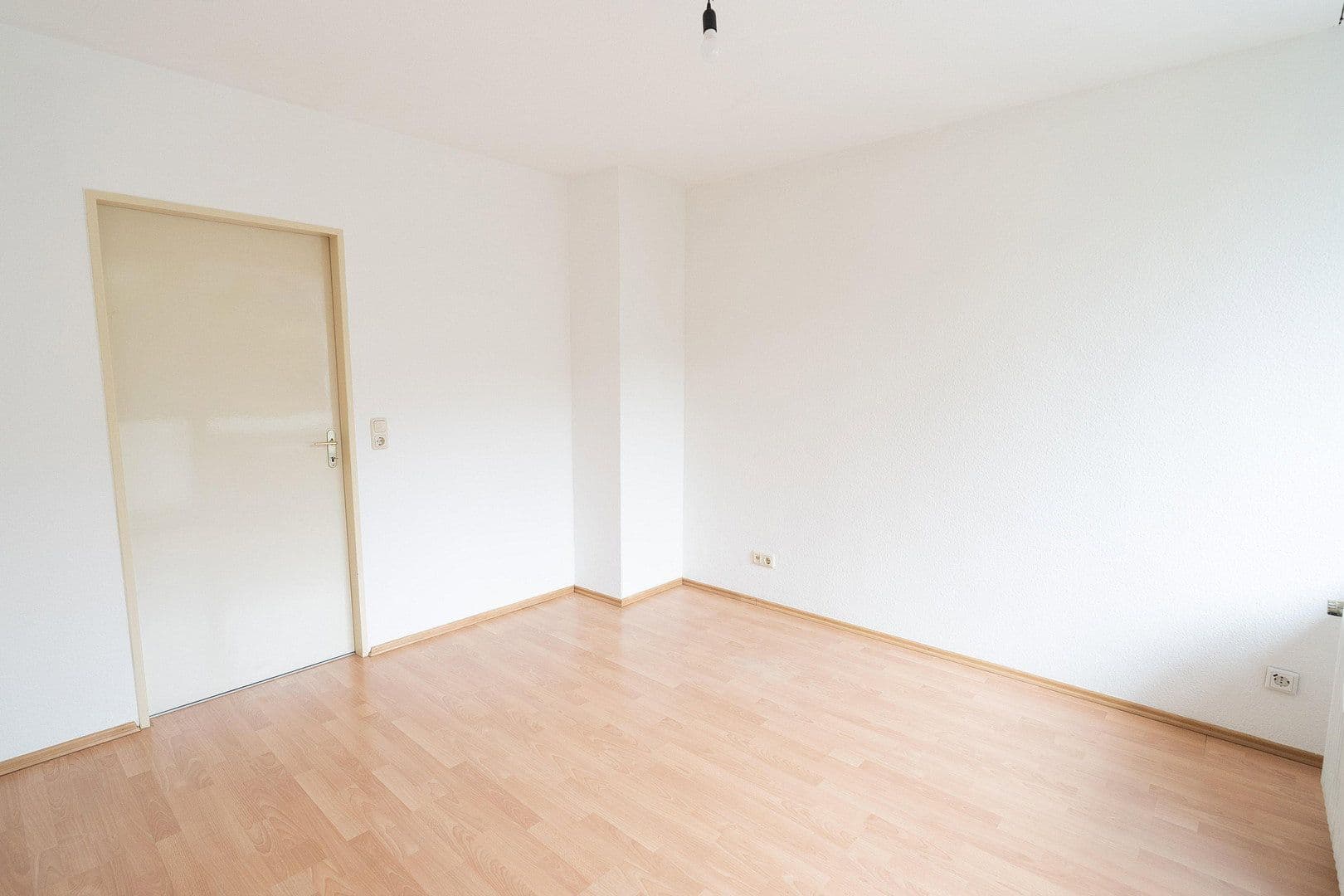 Pronájem bytu 3+1 75 m², Frankfurt, Hessen Pronájem bytu 3+1 75 m², Frankfurt, Hessen