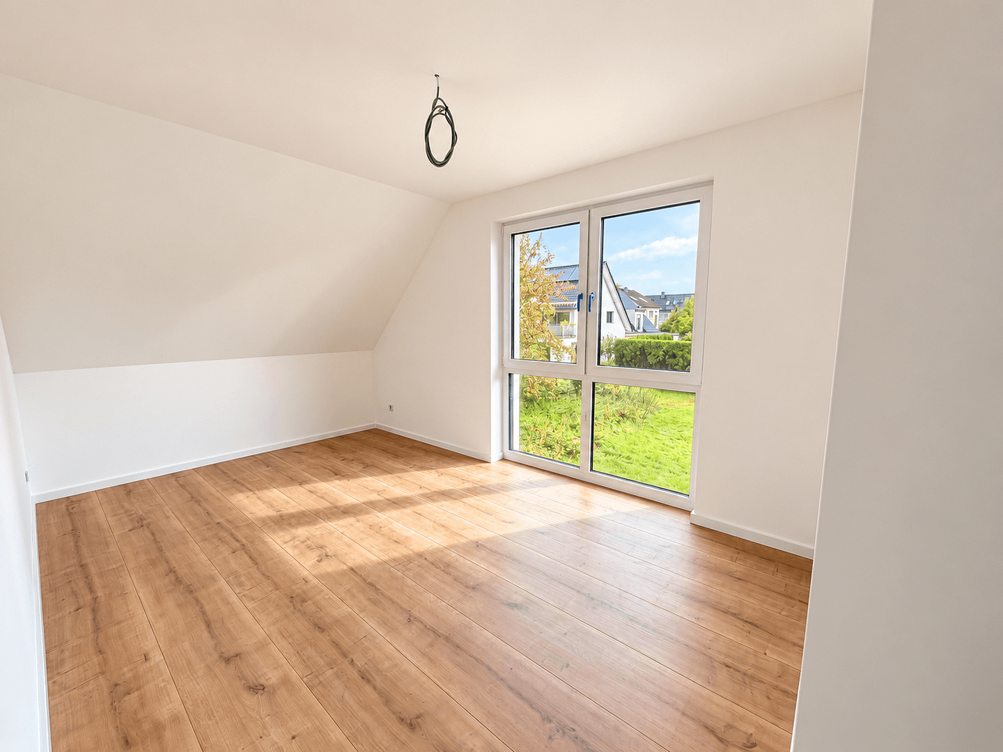 Pronájem domu 135 m², pozemek 255 m², Detmolder Str. 191, Bad Lippspringe, Severní Porýní-Vestfálsko Pronájem domu 135 m², pozemek 255 m², Detmolder Str. 191, Bad Lippspringe, Severní Porýní-Vestfálsko