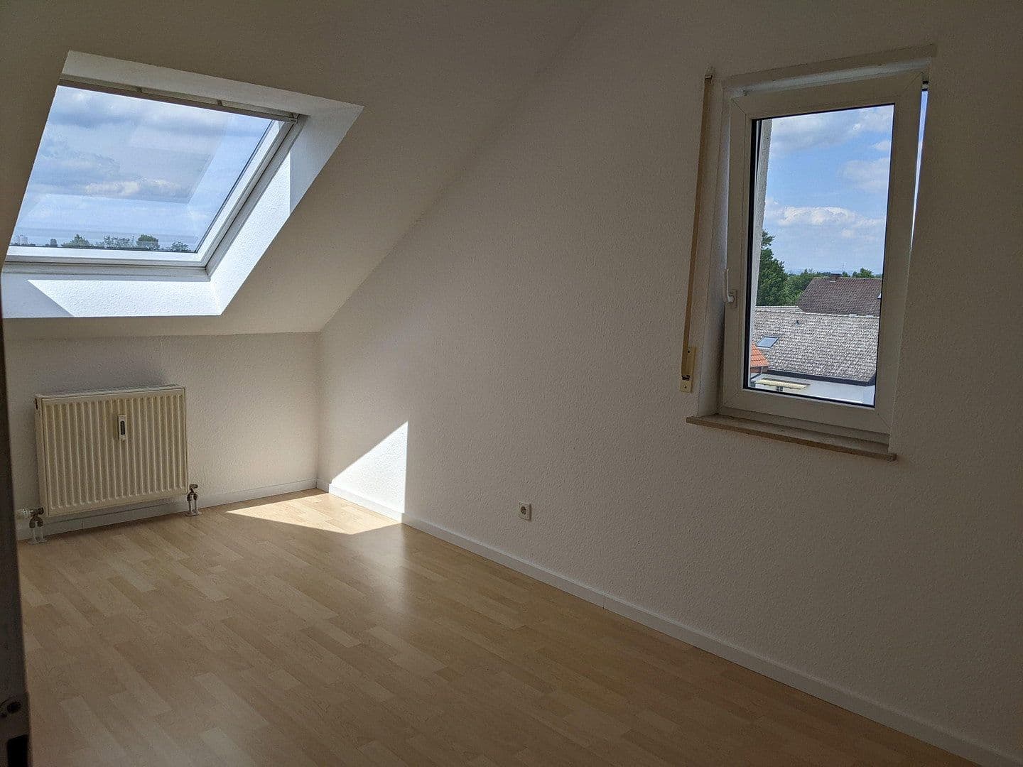 Pronájem bytu 3+1 68 m², Brühl, Bádensko-Württembersko Pronájem bytu 3+1 68 m², Brühl, Bádensko-Württembersko