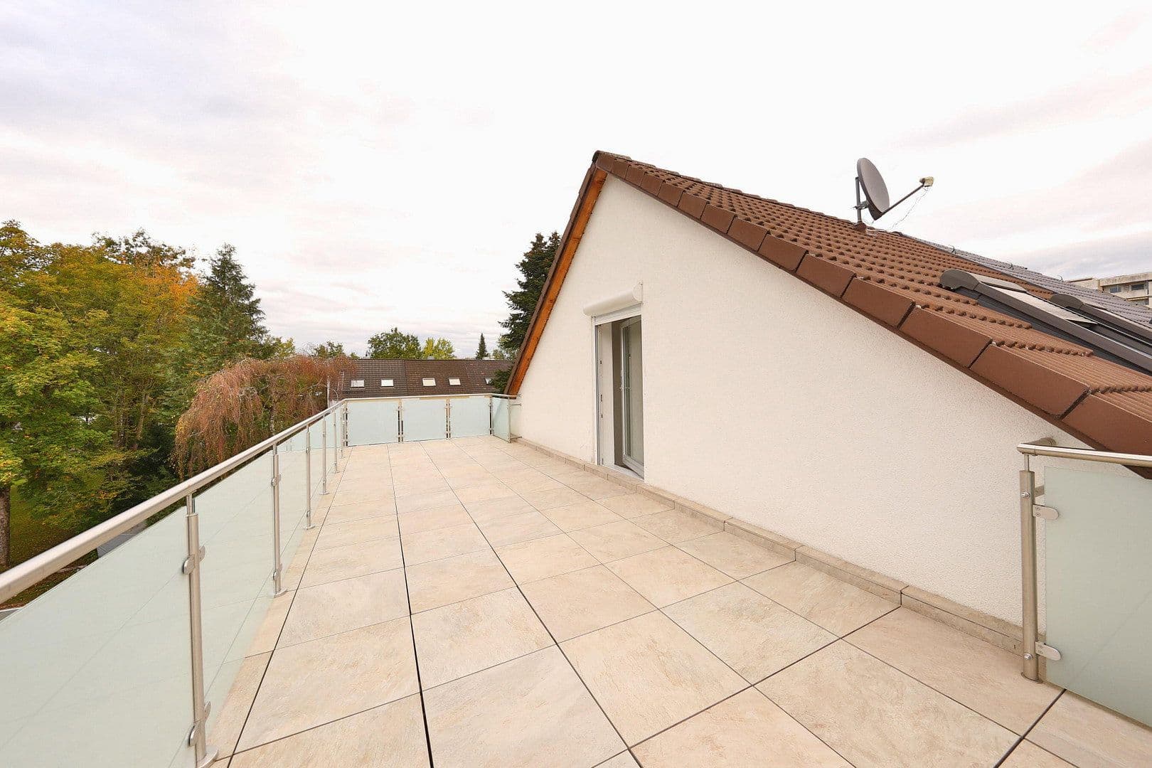 Prodej domu 205 m², pozemek 500 m², Hainbuchen Str. 18, Taufkirchen, Bavorsko Prodej domu 205 m², pozemek 500 m², Hainbuchen Str. 18, Taufkirchen, Bavorsko