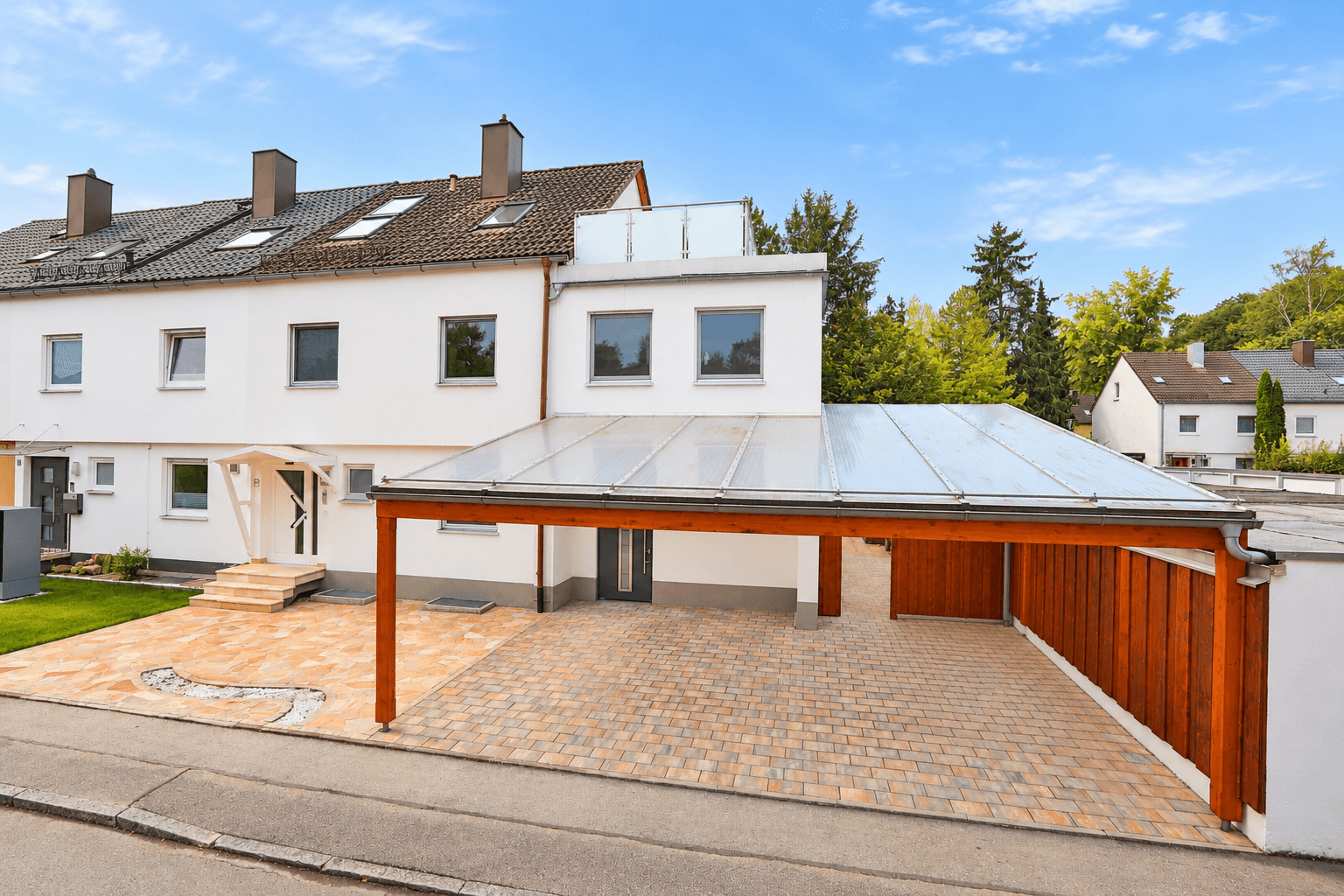 Prodej domu 205 m², pozemek 500 m², Hainbuchen Str. 18, Taufkirchen, Bavorsko Prodej domu 205 m², pozemek 500 m², Hainbuchen Str. 18, Taufkirchen, Bavorsko